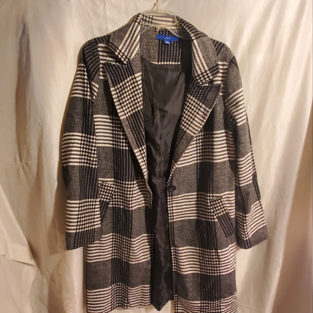 Apt 9 Medium Winter Coat | Black & White Print